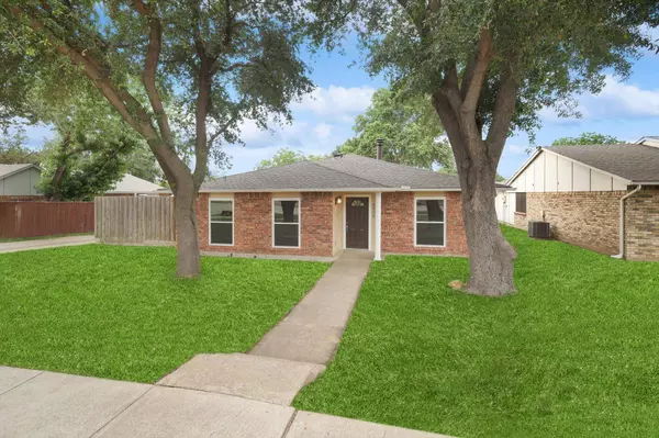 4904 Watkins Drive, The Colony, TX 75056