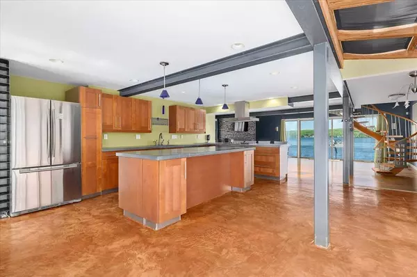 11 Point Pleasant Ave, Webster, MA 01570