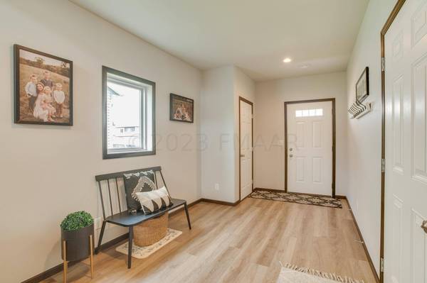 215 6 Street E, Horace, ND 58047