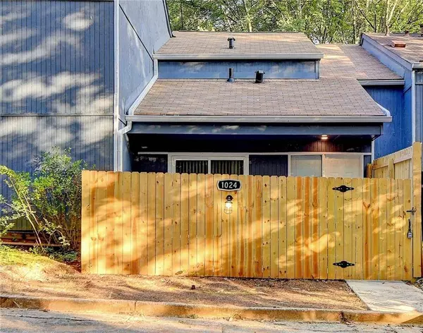 1024 Mariners CT, Stone Mountain, GA 30083