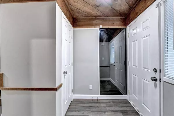 1024 Mariners CT, Stone Mountain, GA 30083