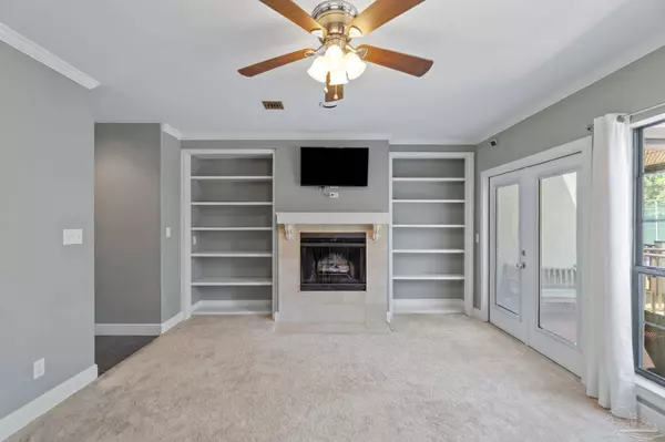 120 Baybridge Dr, Gulf Breeze, FL 32561