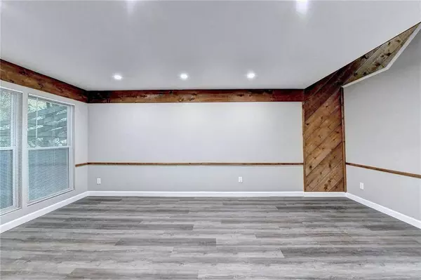 1024 Mariners CT, Stone Mountain, GA 30083