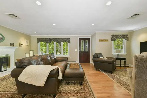 44 Hopkins Dr, Whitman, MA 02382