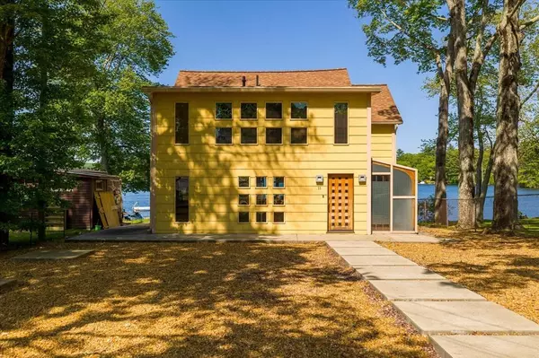 11 Point Pleasant Ave, Webster, MA 01570