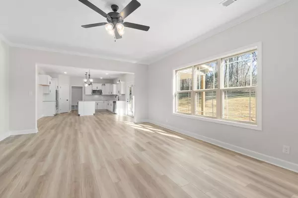 1726 Oak Forest Dr, Clarksville, TN 37043