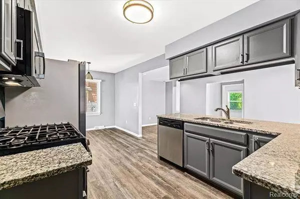 19870 BUTTERNUT Lane, Southfield, MI 48076