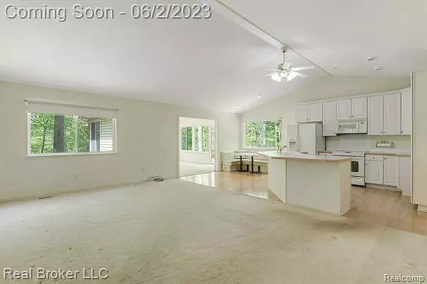 1303 BRADY Avenue, Burton, MI 48529