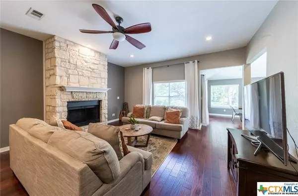 203 Ash DR, Mountain City, TX 78610