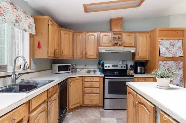 4370 Vanderwell RD, Oak Harbor, WA 98277