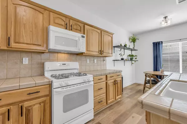 7917 Quaker Ridge WAY, Sacramento, CA 95829