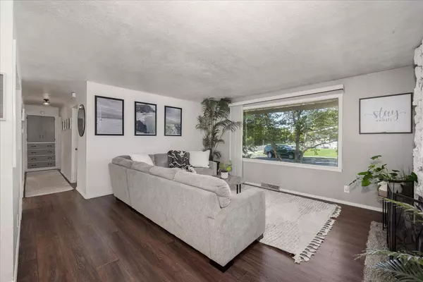 5704 N Walnut St, Spokane, WA 99205