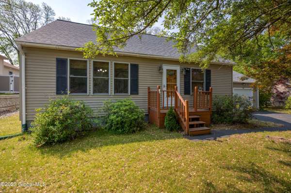 102 Waterman Avenue, Colonie, NY 12205