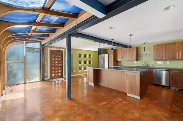 11 Point Pleasant Ave, Webster, MA 01570