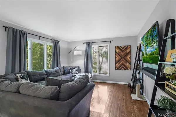 7046 Armstrong Road, Howell, MI 48855