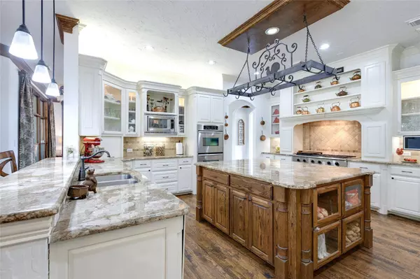 4512 Mahogany Lane, Copper Canyon, TX 75077