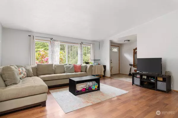 4370 Vanderwell RD, Oak Harbor, WA 98277