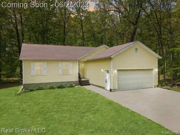 1303 BRADY Avenue, Burton, MI 48529