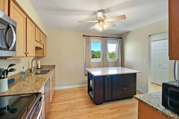 68 WOODHILLS BAY RD #68, Fox Lake, IL 60020