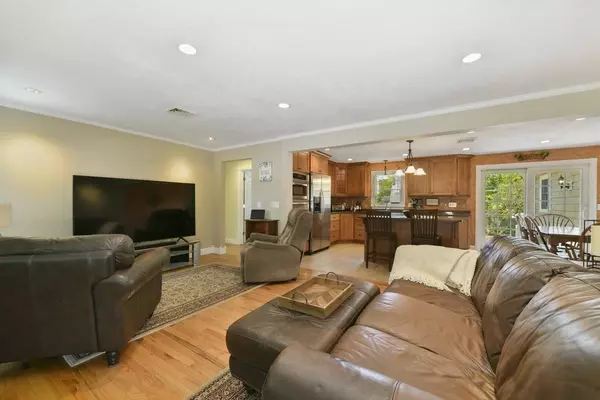 44 Hopkins Dr, Whitman, MA 02382