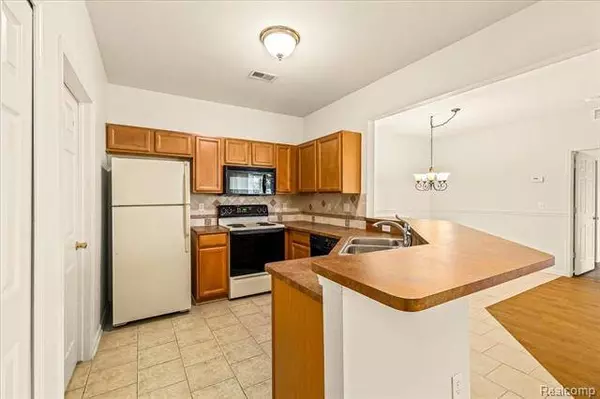 51799 ADLER PARK Drive W W, Chesterfield, MI 48051