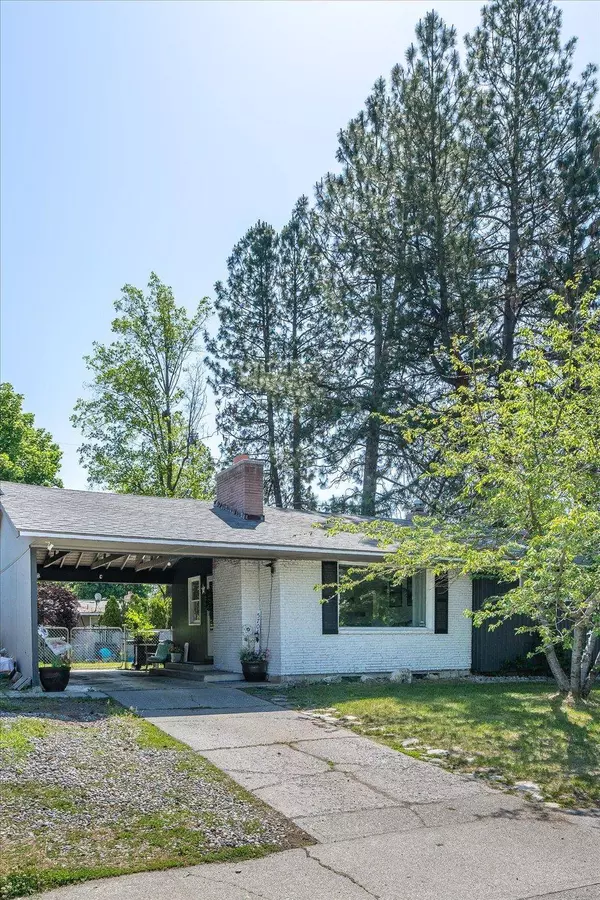 5704 N Walnut St, Spokane, WA 99205