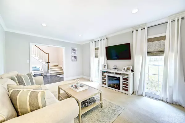 4710 Mcalpine Farm RD, Charlotte, NC 28226