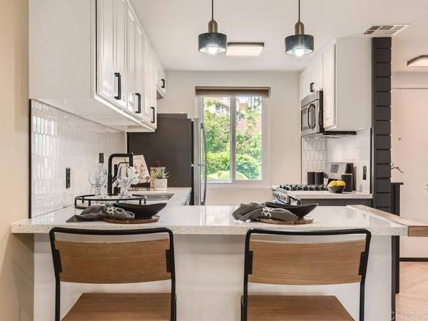 2349 Altisma WAY #B, Carlsbad, CA 92009