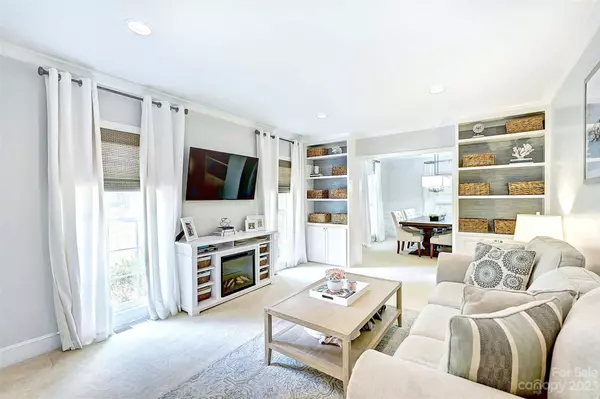 4710 Mcalpine Farm RD, Charlotte, NC 28226