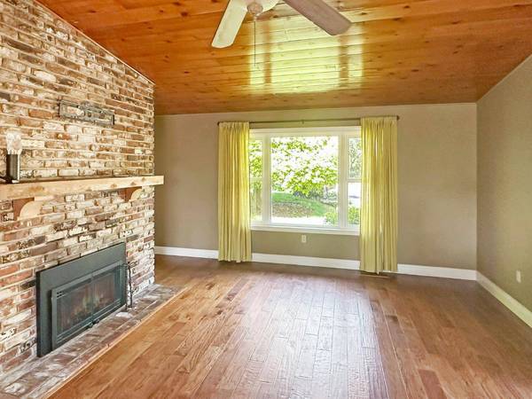 130 Colonial DR, Auburn, CA 95603