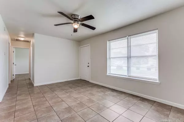 6631 BUENA VISTA ST, San Antonio, TX 78227-1504