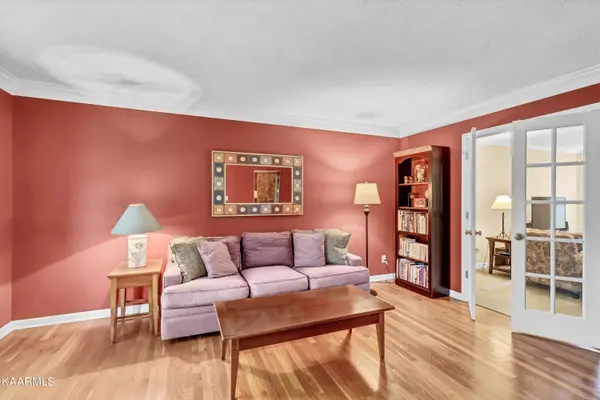 10655 Forest Crest Rd, Knoxville, TN 37922