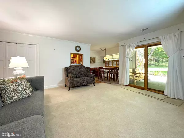 905 MEADOWVIEW LN #905, Mont Clare, PA 19453