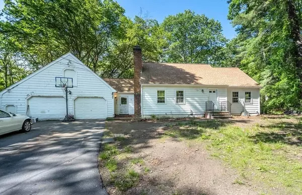 345 Salem St, Andover, MA 01810