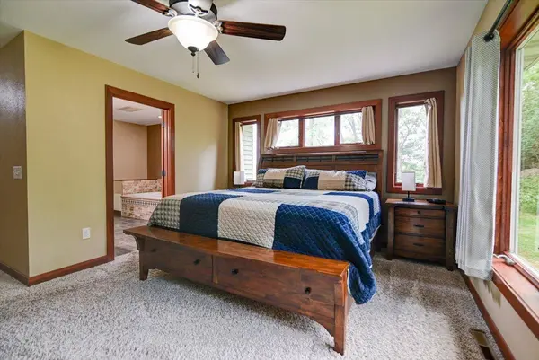 2045 Yelk Rd, Marshall, WI 53559