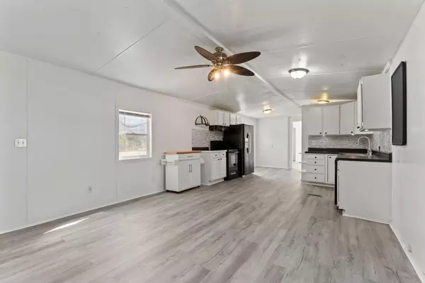 5615 E Oregon Rd, Elk, WA 99009