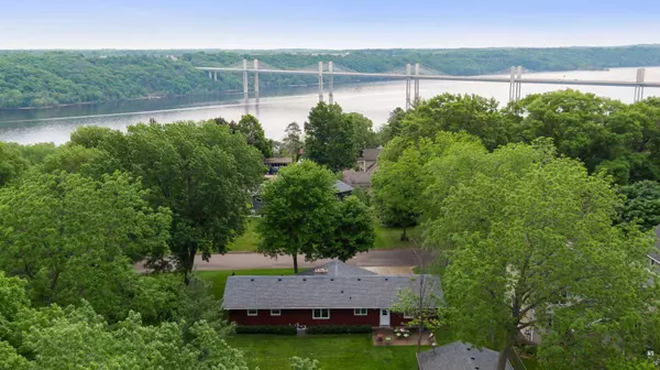 1318 3rd AVE S, Stillwater, MN 55082