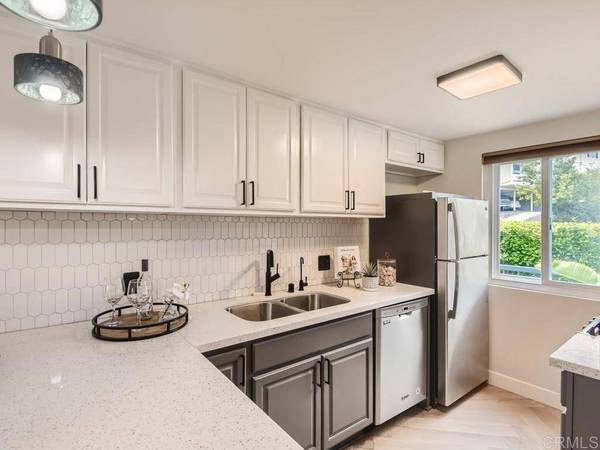 2349 Altisma WAY #B, Carlsbad, CA 92009