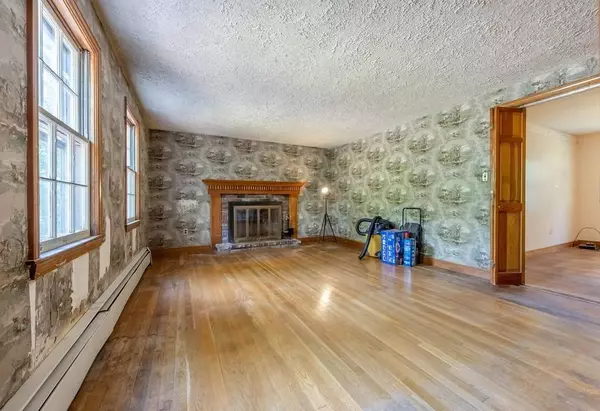 345 Salem St, Andover, MA 01810