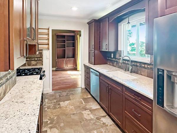 130 Colonial DR, Auburn, CA 95603