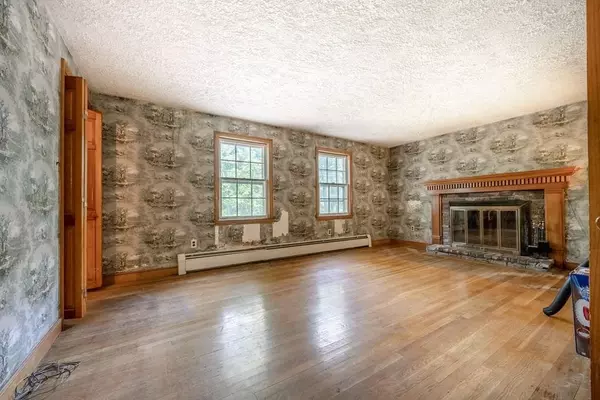 345 Salem St, Andover, MA 01810