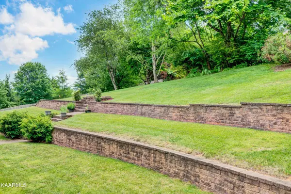 10655 Forest Crest Rd, Knoxville, TN 37922