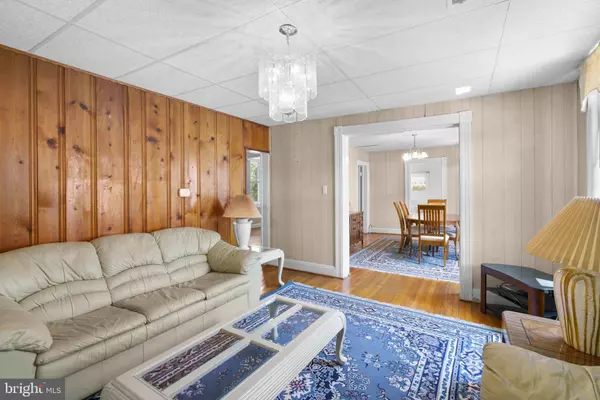 4806 HADDON, Baltimore, MD 21207