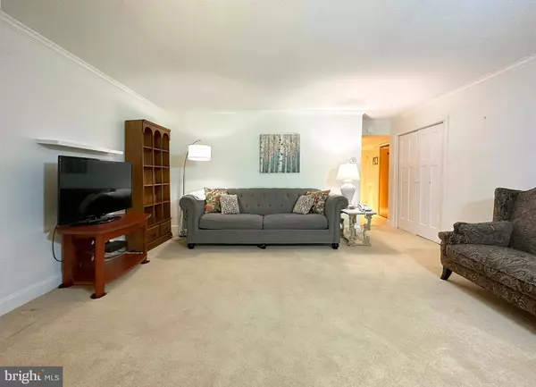 905 MEADOWVIEW LN #905, Mont Clare, PA 19453