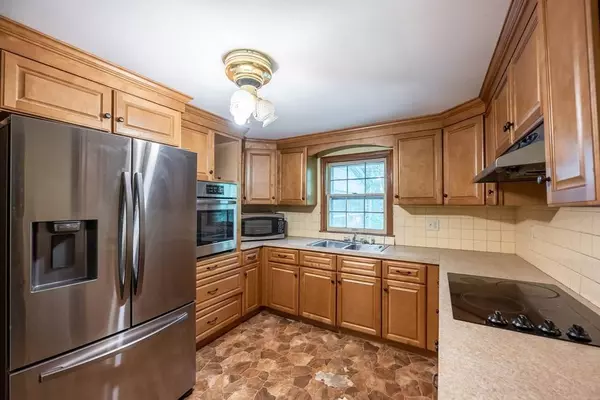 345 Salem St, Andover, MA 01810