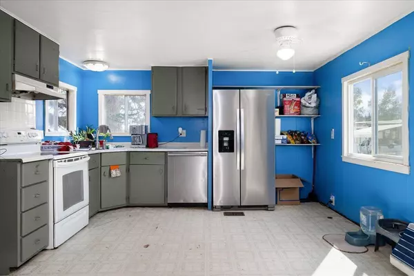 35717 N Spotted Rd, Clayton, WA 99110