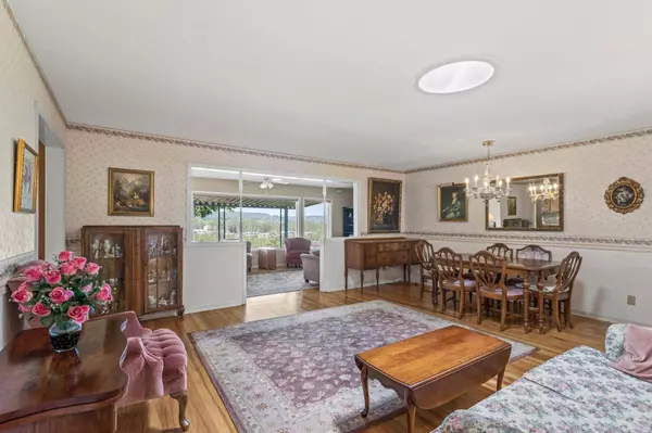 2007 N Hemlock St, Spokane, WA 99205