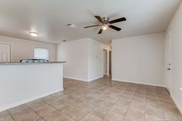 6631 BUENA VISTA ST, San Antonio, TX 78227-1504