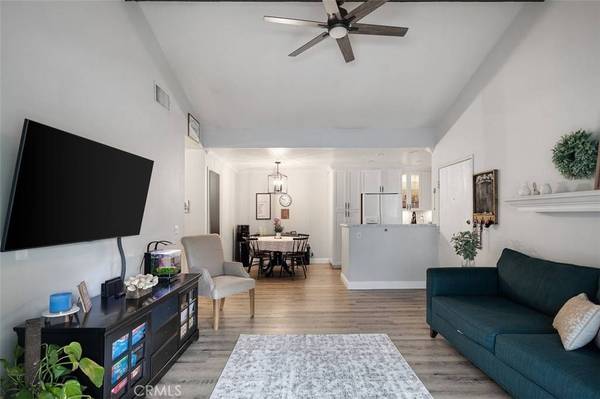 27664 Haskell Canyon RD #K, Saugus, CA 91350