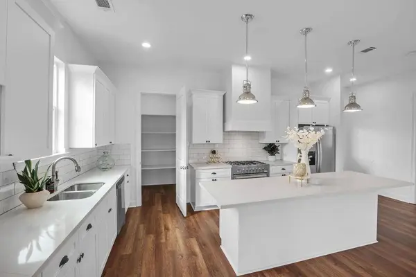 6100 ST ROCH AVE, New Orleans, LA 70122